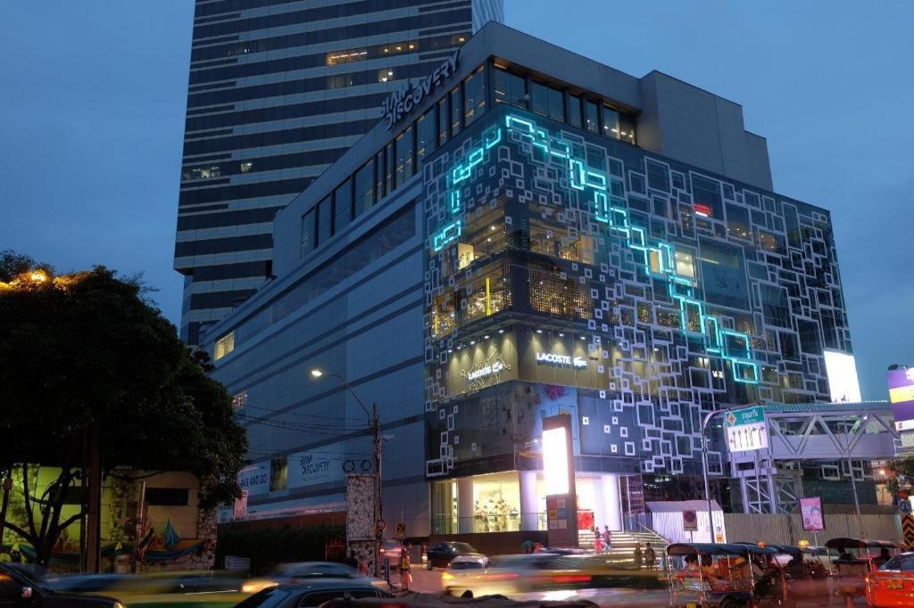 Silom Studios Банкок Екстериор снимка