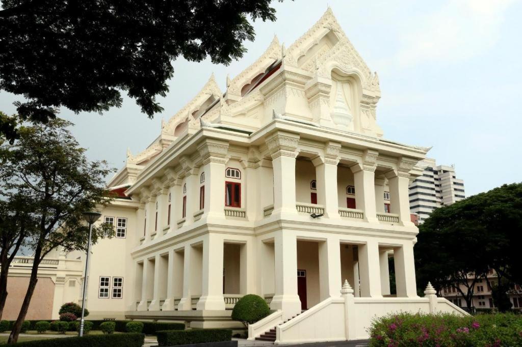 Silom Studios Банкок Екстериор снимка
