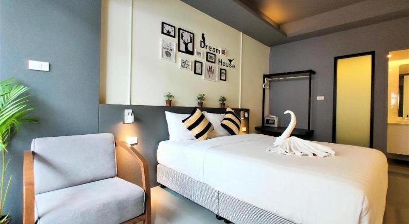 Silom Studios Банкок Екстериор снимка
