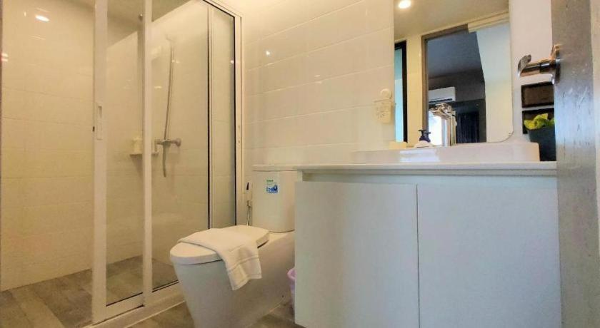 Silom Studios Банкок Екстериор снимка