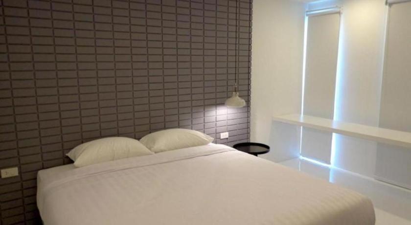 Silom Studios Банкок Екстериор снимка